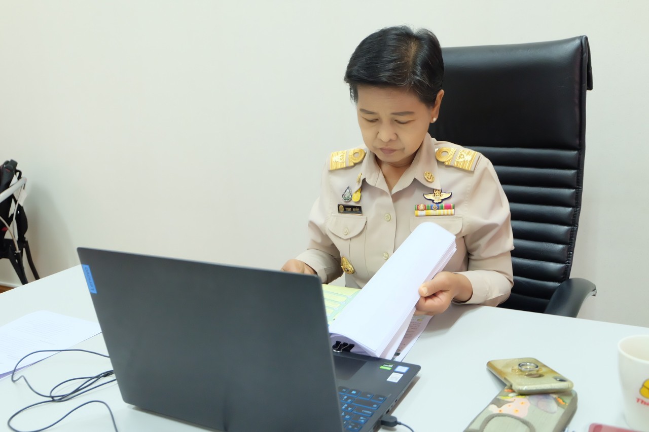 title - ผู้ตรวจราชการกรม ร่วมประชุมตรวจติดตามความก้าวหน้า ผลการดำเนินงานตามแผนการตรวจราชการและการขับเคลื่อนแบบบูรณาการ ในพื้นที่ของผู้ตรวจราชการกระทรวงเกษตรและสหกรณ์ ประจำปีงบประมาณ พ.ศ. 2565 รอบที่ 2 ของจังหวัดนครสวรรค์ ผ่านระบบการประชุมทางไกลออนไลน์ Application Zoom